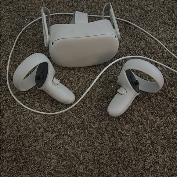 Oculus Other - Oculus quest 2 with galaxy remote covers